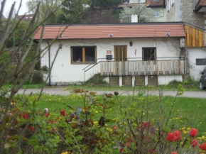 Ferienwohnung mit Terrasse und Parkplatz
